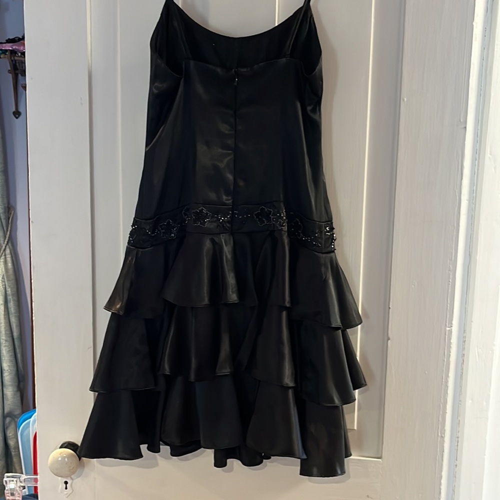 Dress - Picture 5 of 8